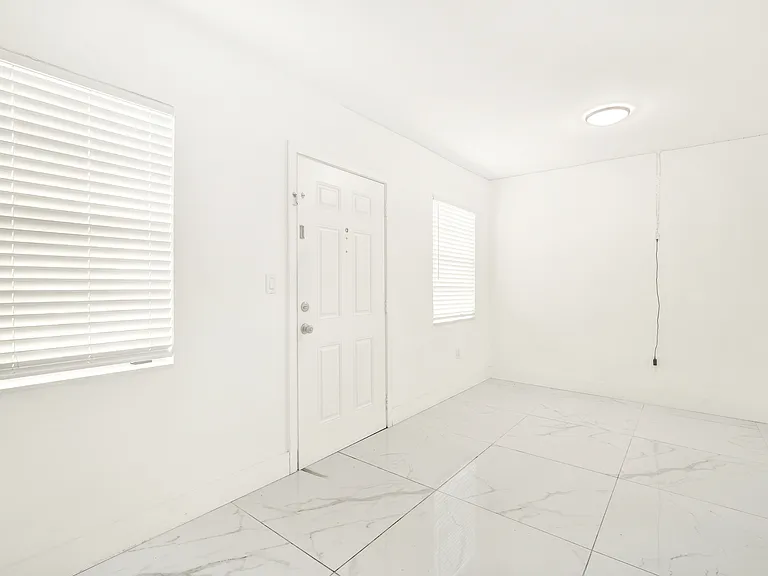 4 Sidonia Ave #2 — Photo 2