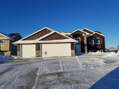 900 Lindsey Ln, Grand Forks, ND, 58201