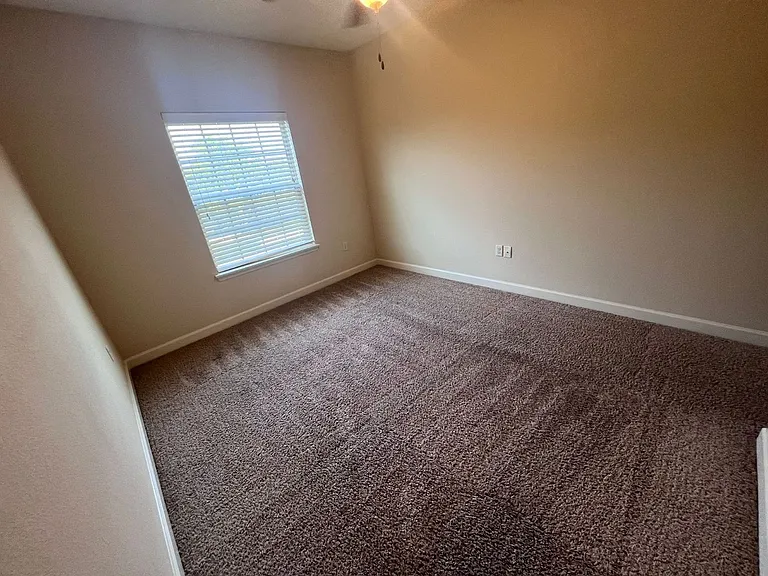 Anderson House Apartments — Photo 11