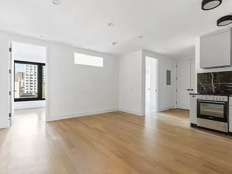 260 Gold St #1309 — Photo 4