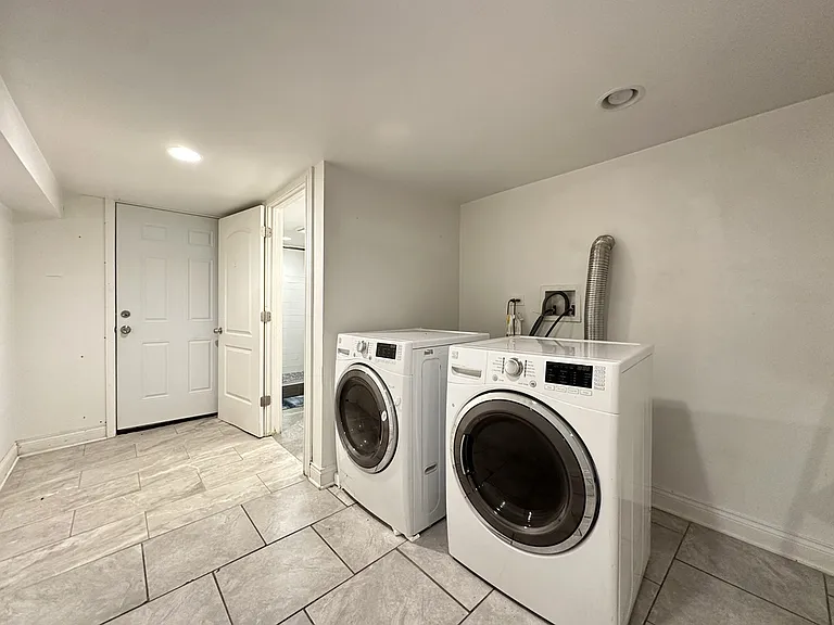 1621 N McVicker Ave #2 — Photo 20