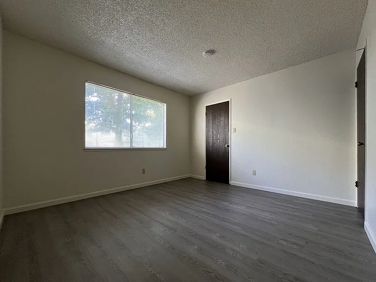 2440 Cochran Rd — Photo 16
