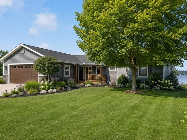 2937 Loehrs Landing Dr, Hastings, MI 49058