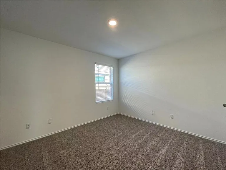 216 Arnage Dr — Photo 11