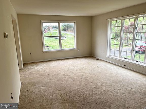 5th image of 3832 Prospect Rd