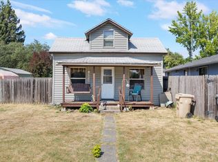 908 SW Jordan St, Grants Pass, OR 97526