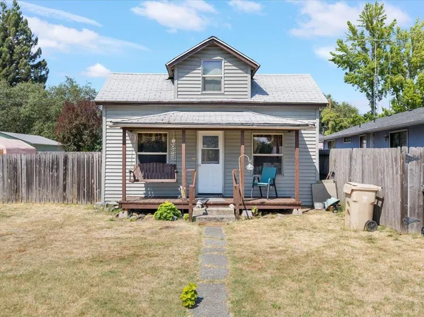 908 SW Jordan St, Grants Pass, OR 97526