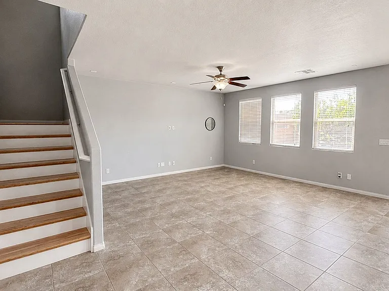 4727 High Anchor St — Photo 2