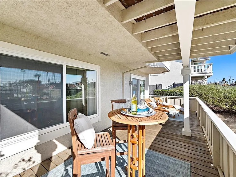 Downstairs deck