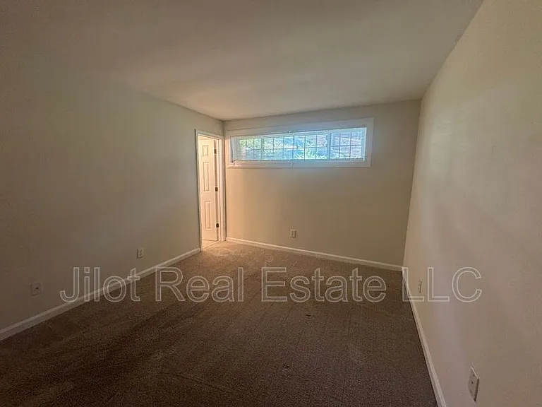1445 Monroe Dr NE #C38 — Photo 9