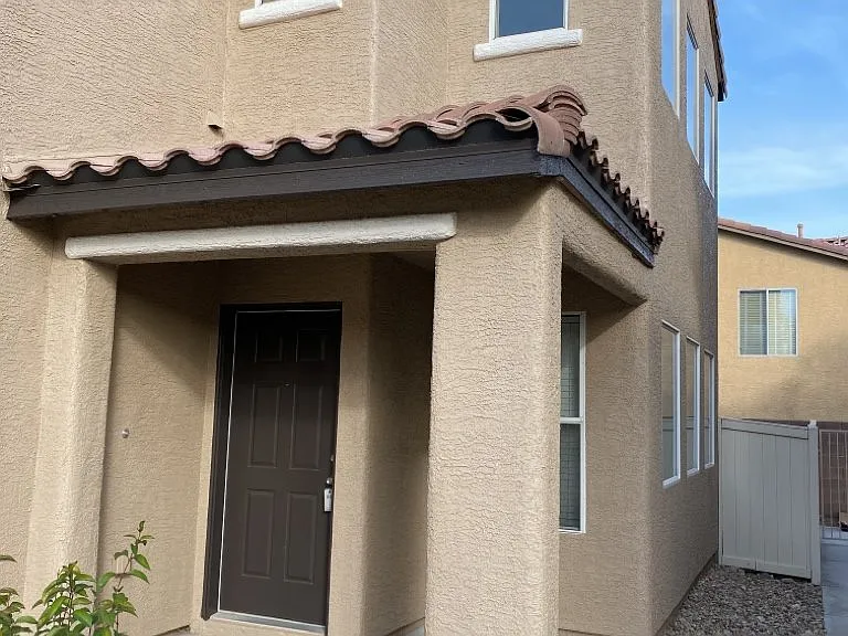 5680 Woods Crossing St — Photo 1