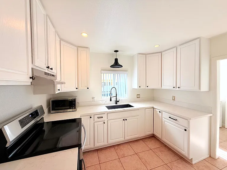 4447 Lockwood Ave — Photo 18