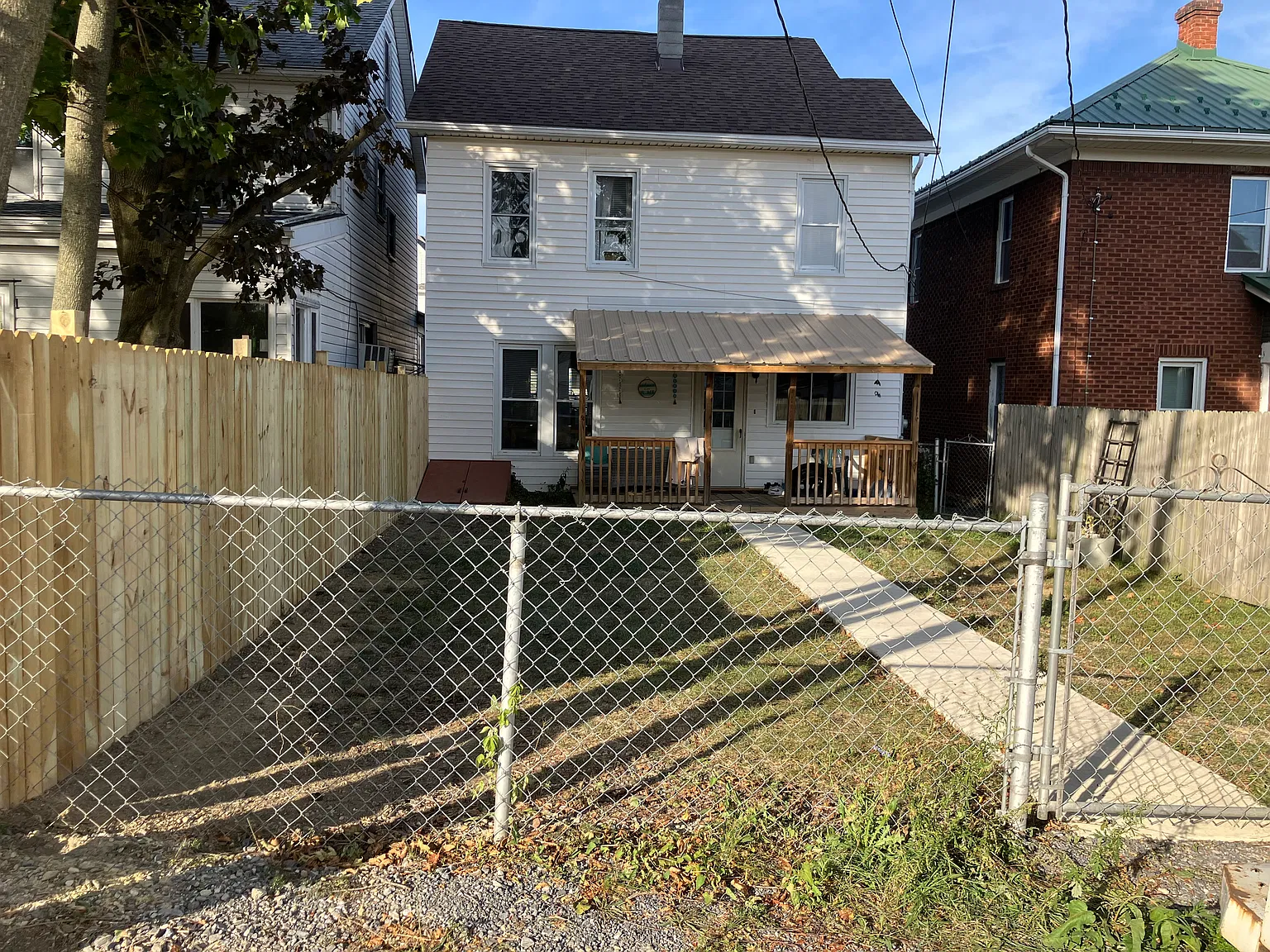 3 bed, 1.5 bath, 1645 sqft, $1,300 — Photo 3