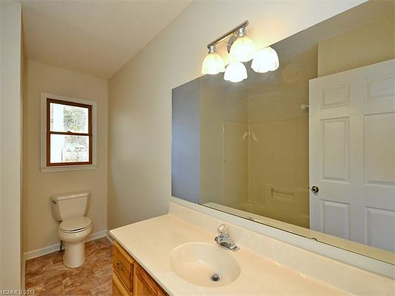 5th image of 70 Contentment Ln