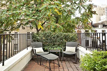 22 East 78th Street in Lenox Hill