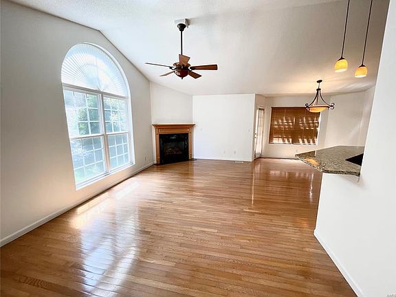 5th image of 804 Lancashire Dr APT A