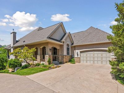 130 Stonebridge Rd, Mendota Heights, MN, 55118