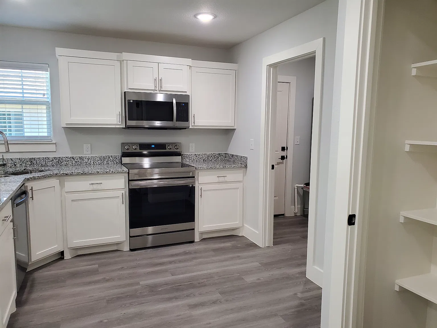 3 bed, 872 sqft, $1,299 — Photo 4