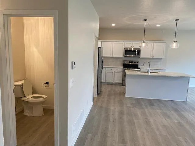 1185 Exchange St — Photo 4