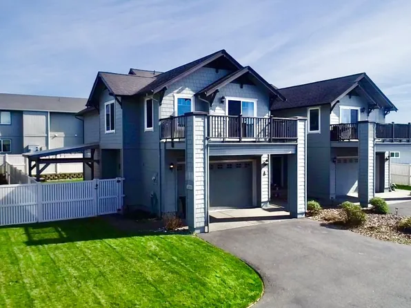 1251A Moore St, Brookings, OR 97415