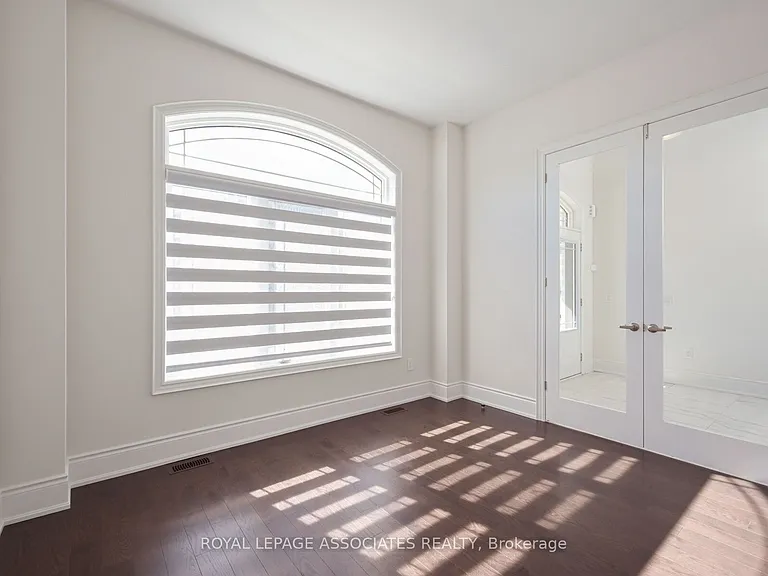55 Raspberry Ridge Ave — Photo 6
