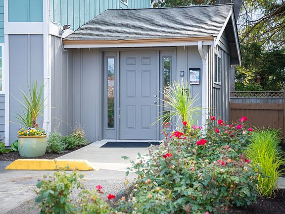 Garden Square Apartments