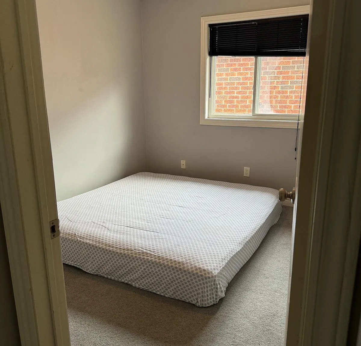 Buchanan St, Barrie — Photo 1