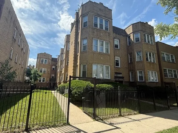 6214 N Mozart St APT 2W, Chicago, IL 60659