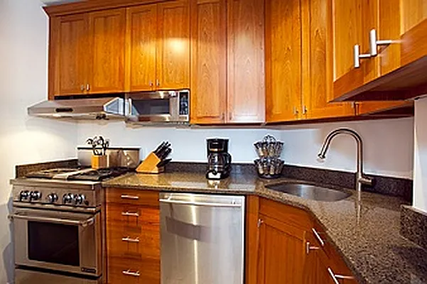 Sold by CitySites Real Estate Group | media 18