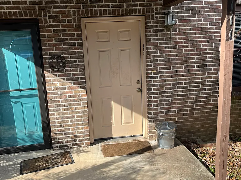 111 High Point Ln — Photo 3