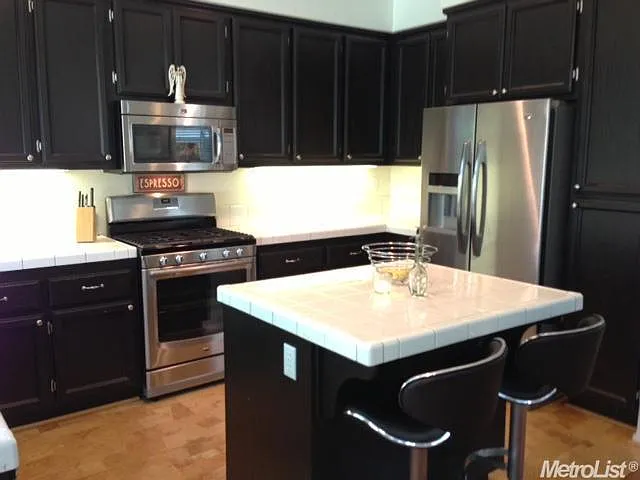 375 Coventry Cir — Photo 4