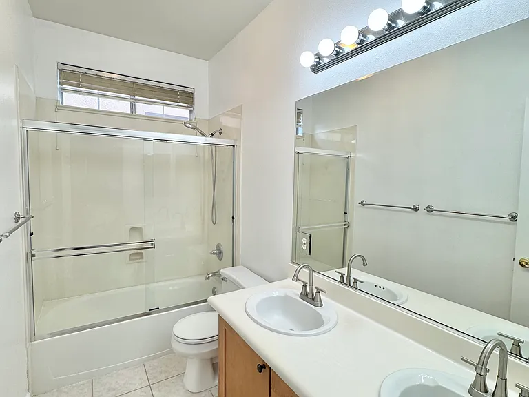 814 Dederick Ct — Photo 11