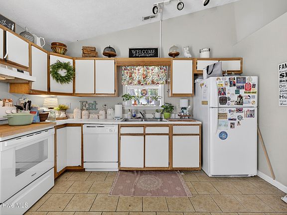 5th image of 412 Beasley Road