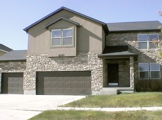 8276 S Oak Vista Dr, West Jordan, UT 84081