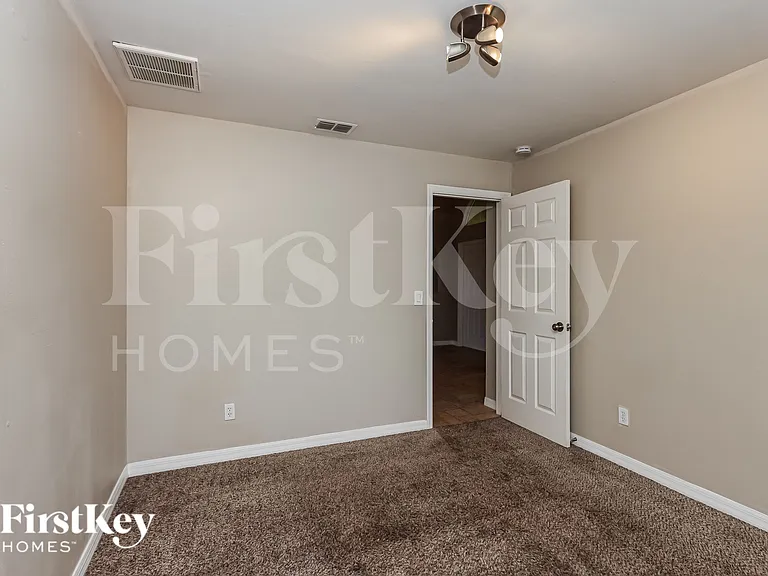 3919 3rd St W — Photo 14