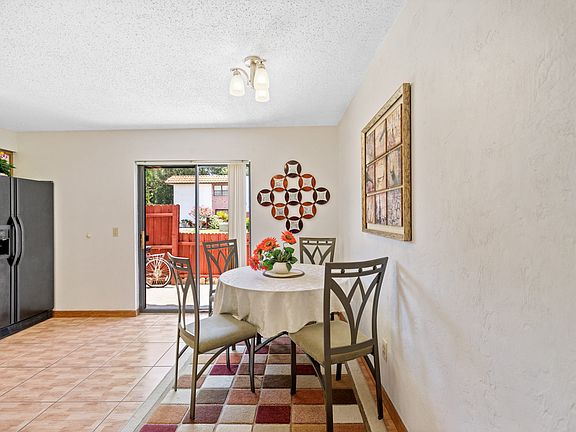 8-web-or-mls-910 Big Tree Building 10 unit 1 - INTERIOR-3_06272022