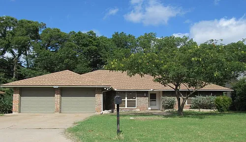 3010 NE Kingsbriar Dr Photo 1 3010 NE Kingsbriar Dr Photo 1