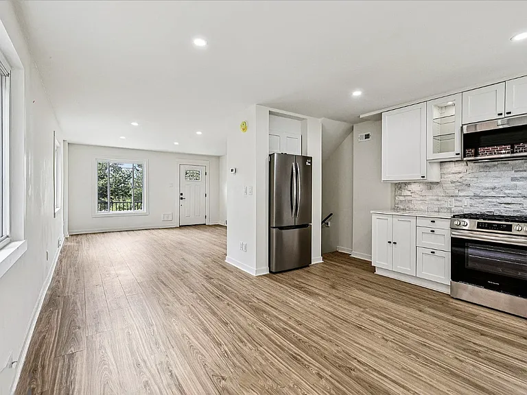 Open Floorplan (Kitchen/Dining area view)