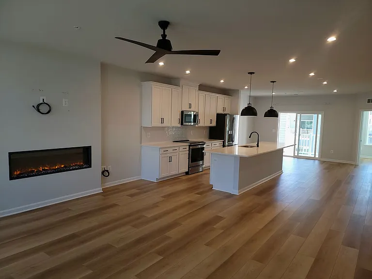 642 Brookwood Glen Ter #B — Photo 14