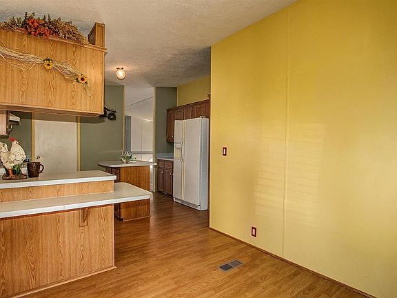 5th image of 5208 S 110th Ave