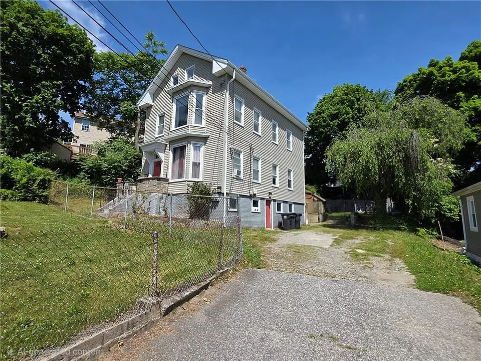 216 Maplewood Ave