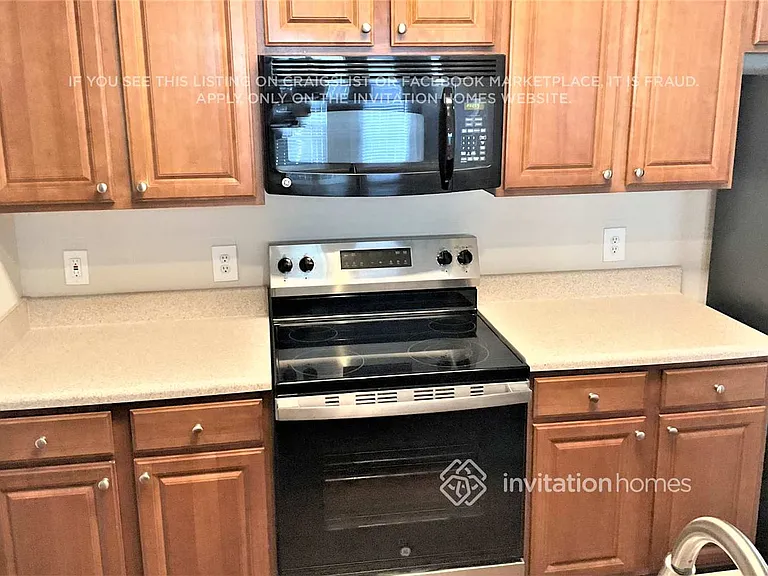 319 Oakland Hills Way — Photo 9