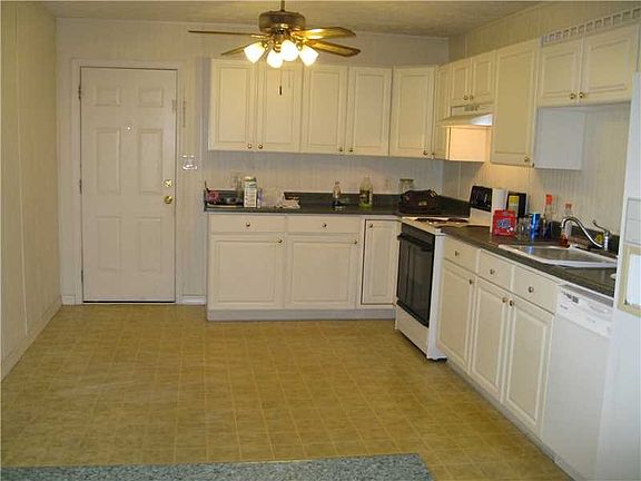 Kitchen. Attractive kitchen with lots of cabinets