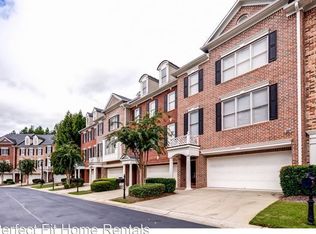 562 Vinings Estates Dr SE, Mableton, GA 30126