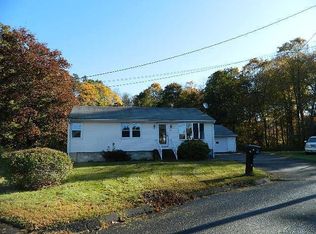 25 Brookfield Rd, East Haven, CT 06512