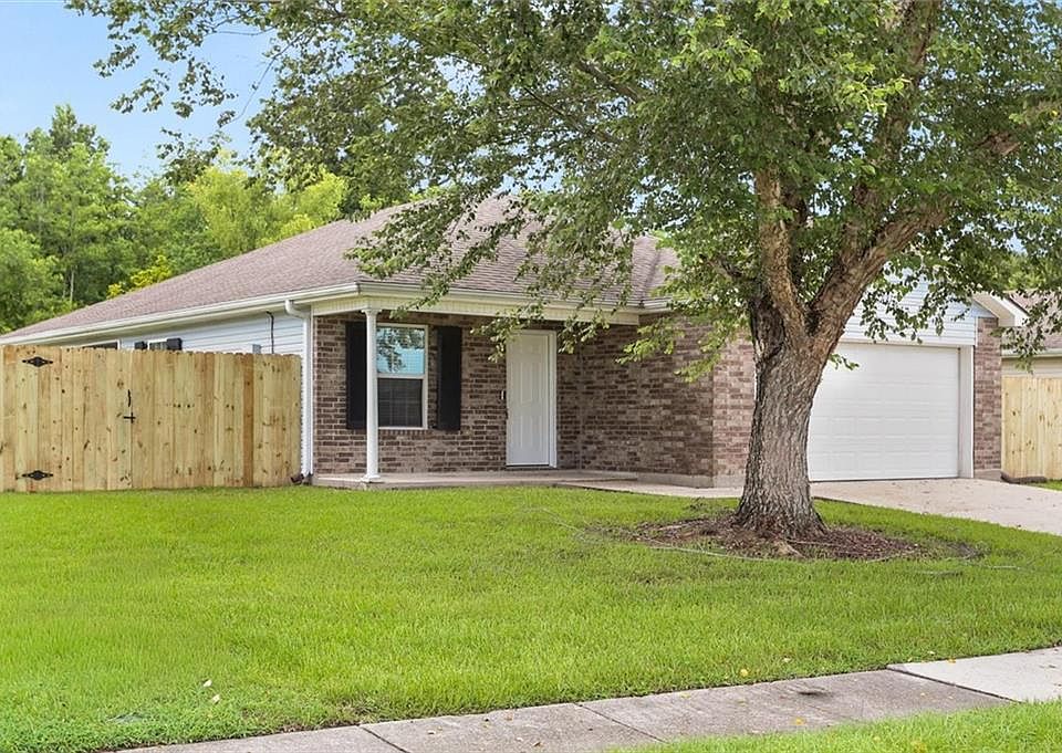 1st image of 33 Clifford Ct