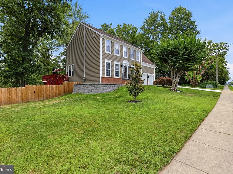13606 Northbourne Dr — Photo 3