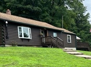 6 Montgomery Rd, Southampton, MA 01073