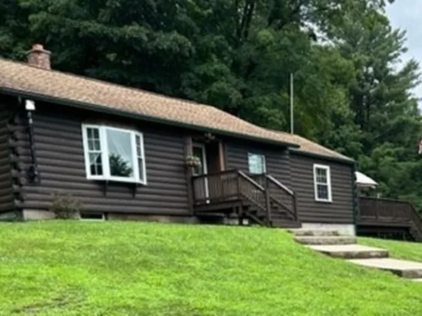 6 Montgomery Rd, Southampton, MA 01073