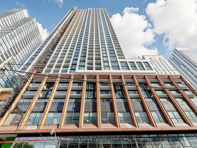 400 King St W #1922 — Photo 4